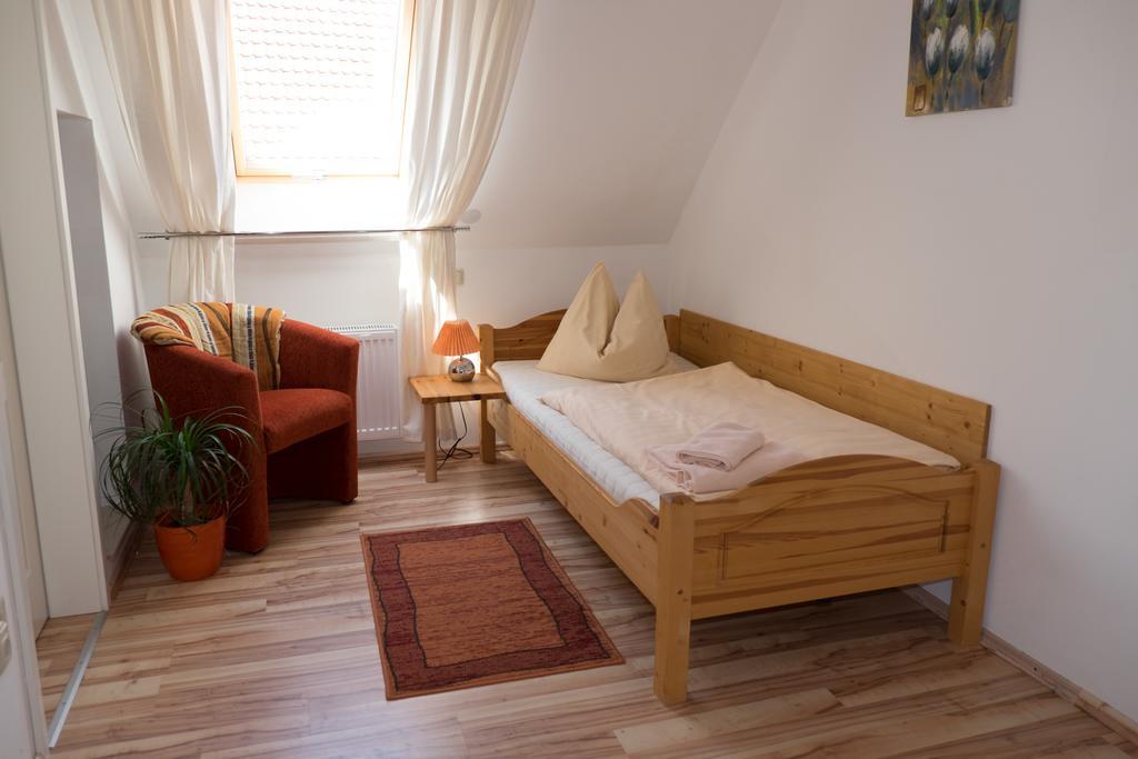 Landhotel Markthof Satemin Wustrow  Quarto foto